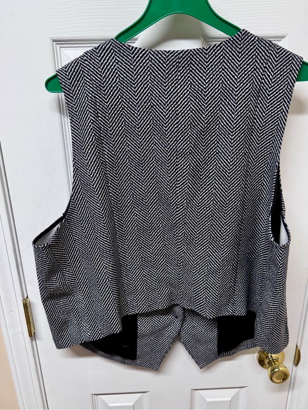 Torrid Herringbone Black and Gray Sweater Vest – New With Tags - Picture 6 of 9